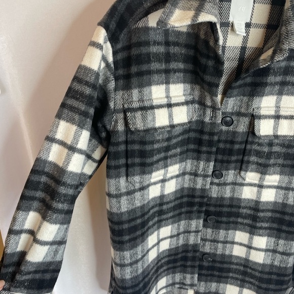 H&M black and white plaid shacket size XS - Picture 2 of 5